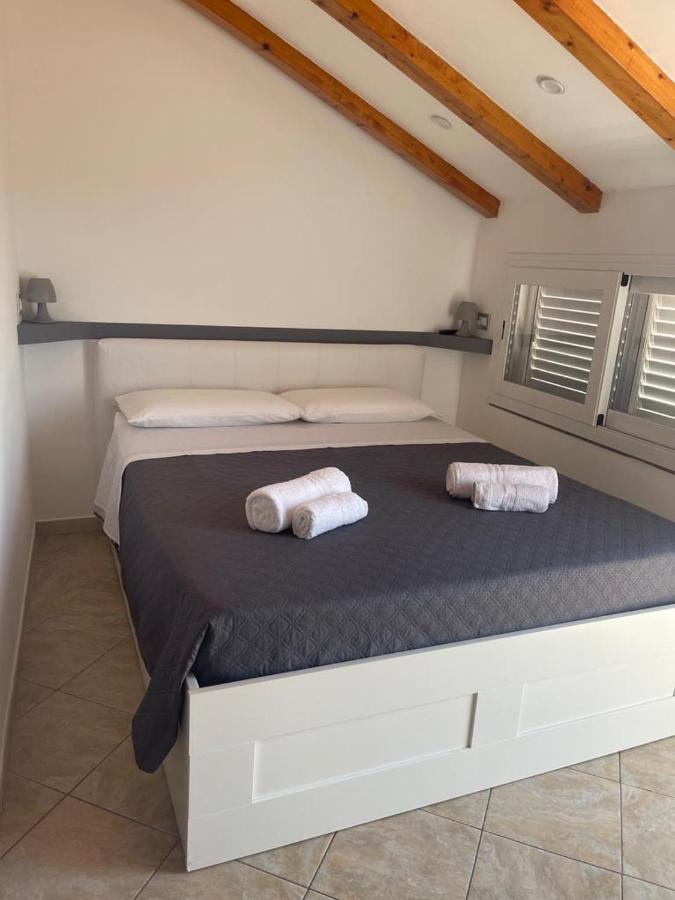 Garibaldi Suites & Apartments Catania Bagian luar foto