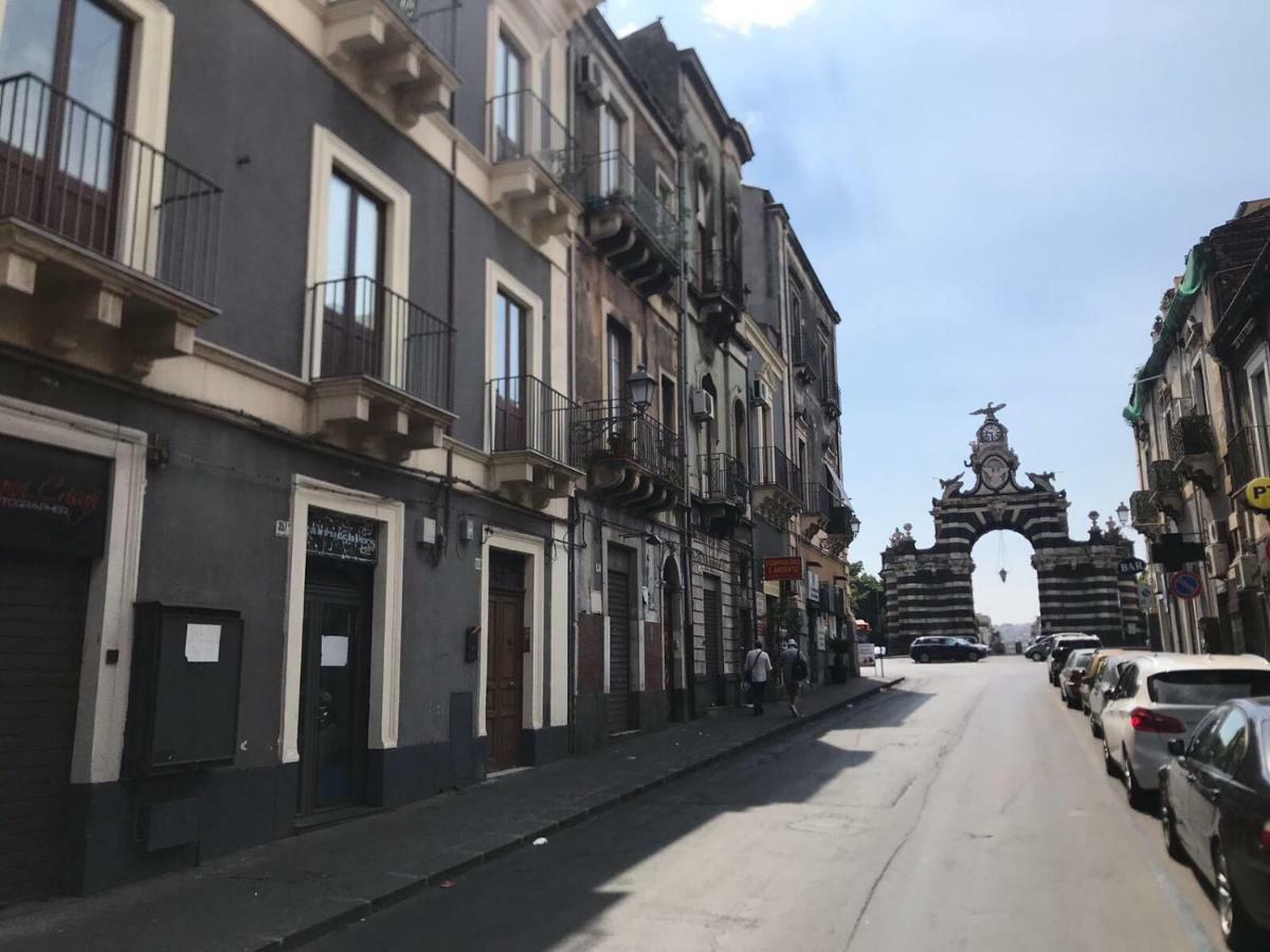 Garibaldi Suites & Apartments Catania Bagian luar foto