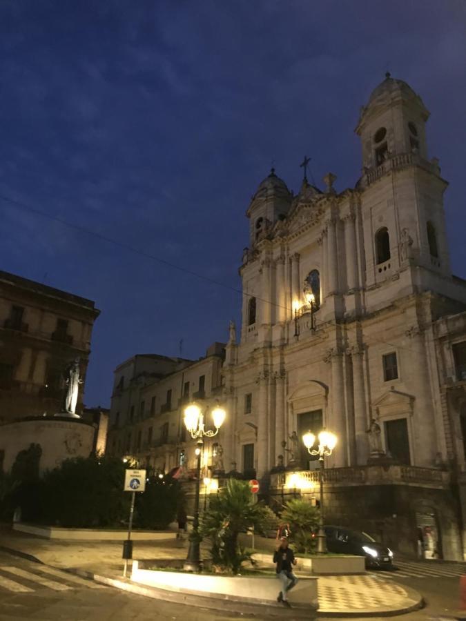 Garibaldi Suites & Apartments Catania Bagian luar foto